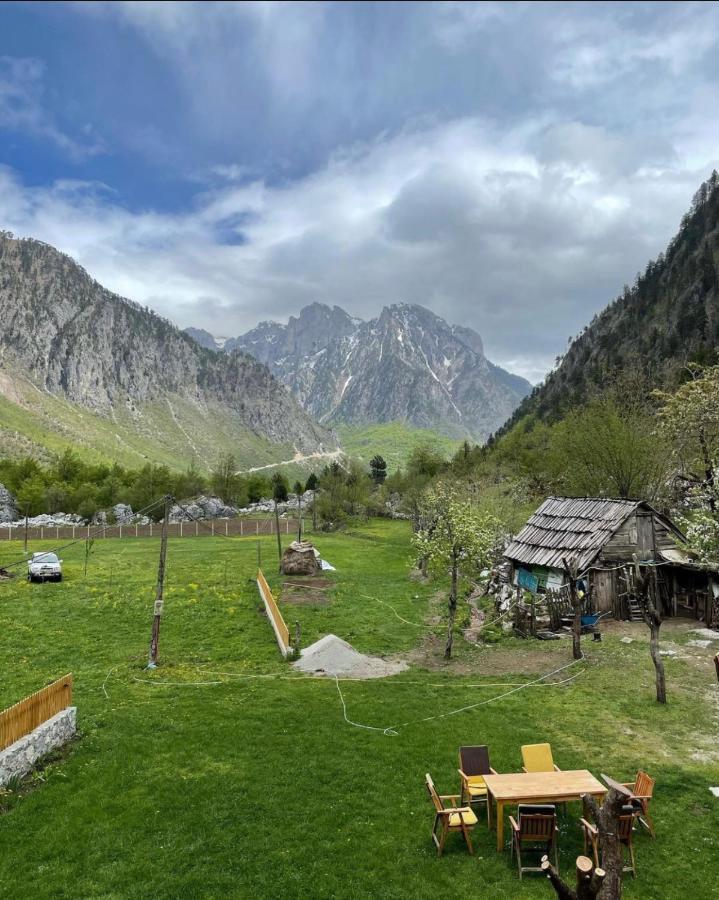 Guesthouse Mehmeti Valbone Buitenkant foto