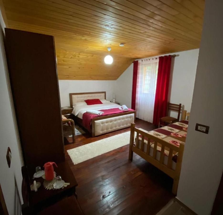 Guesthouse Mehmeti Valbone Buitenkant foto