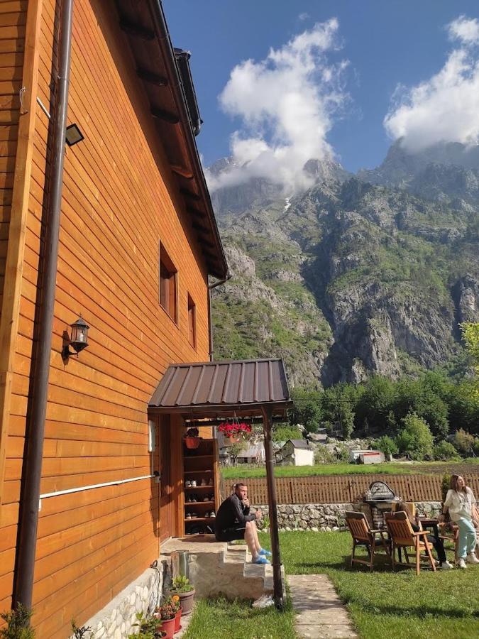 Guesthouse Mehmeti Valbone Buitenkant foto
