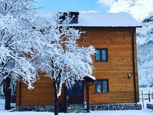 Guesthouse Mehmeti Valbone Buitenkant foto