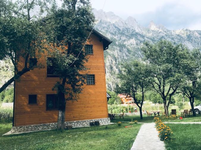 Guesthouse Mehmeti Valbone Buitenkant foto