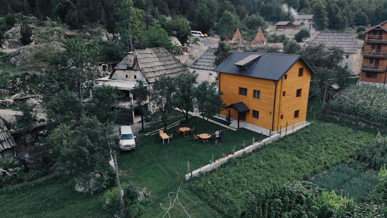 Guesthouse Mehmeti Valbone Buitenkant foto