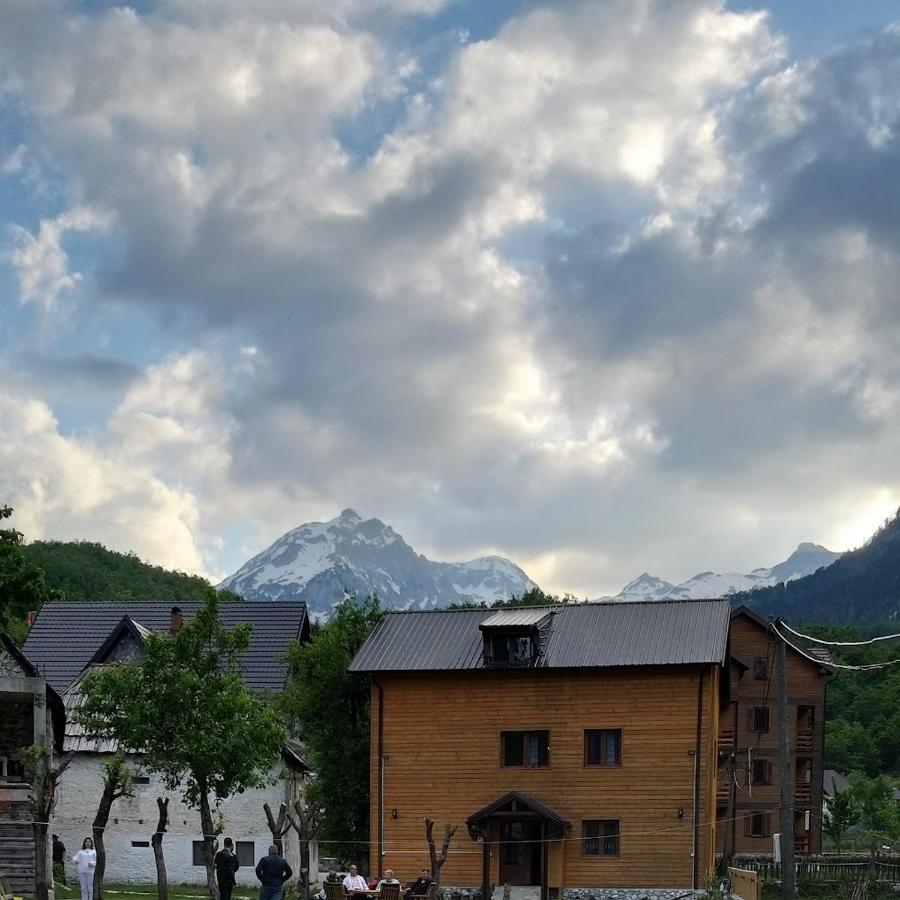 Guesthouse Mehmeti Valbone Buitenkant foto