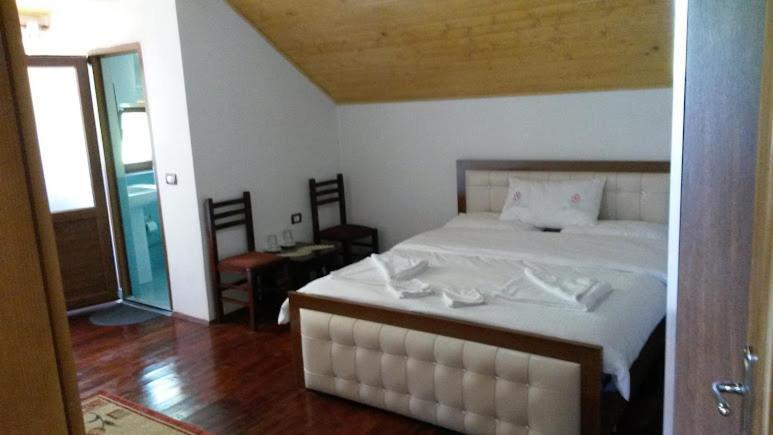 Guesthouse Mehmeti Valbone Buitenkant foto