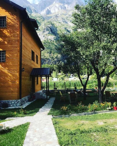 Guesthouse Mehmeti Valbone Buitenkant foto